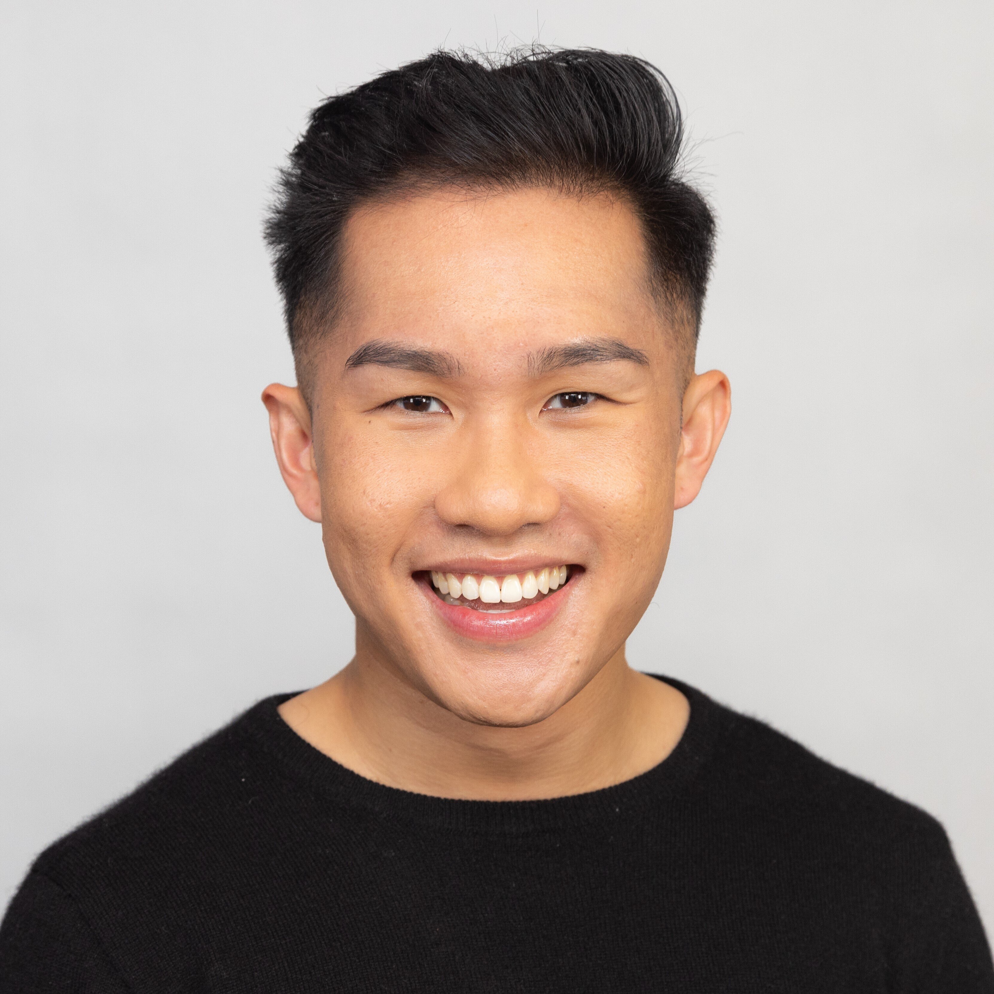KL Headshot_Casual_Square